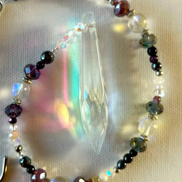 15.5” Handmade PLUM + AURA QUARTZ 💜🤍 Suncatcher Home or car decor - Picture 3 of 3